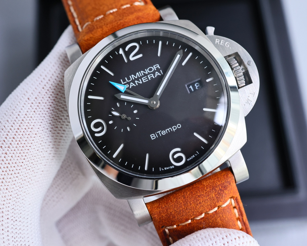 Panerai - The newly launched Luminor Marina watch series adopts the Super LumiNova luminous coating