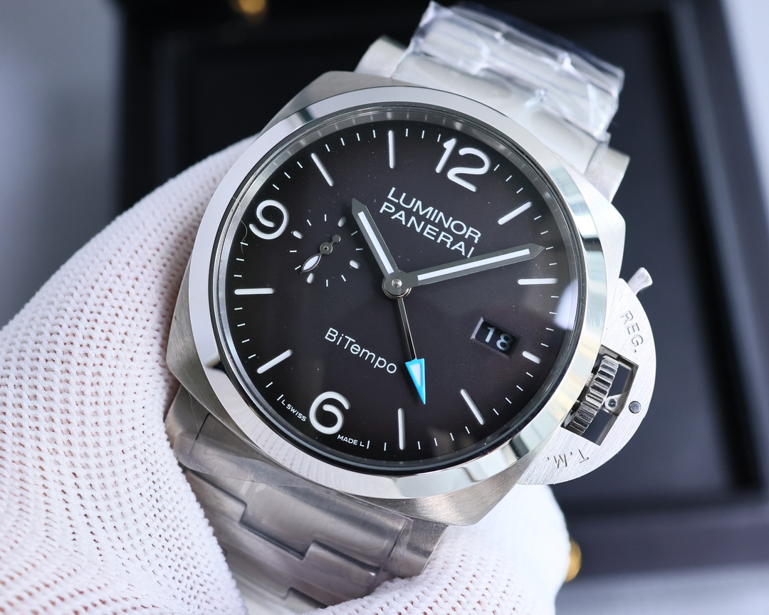 Panerai - The newly launched Luminor Marina watch series adopts the Super LumiNova luminous coating