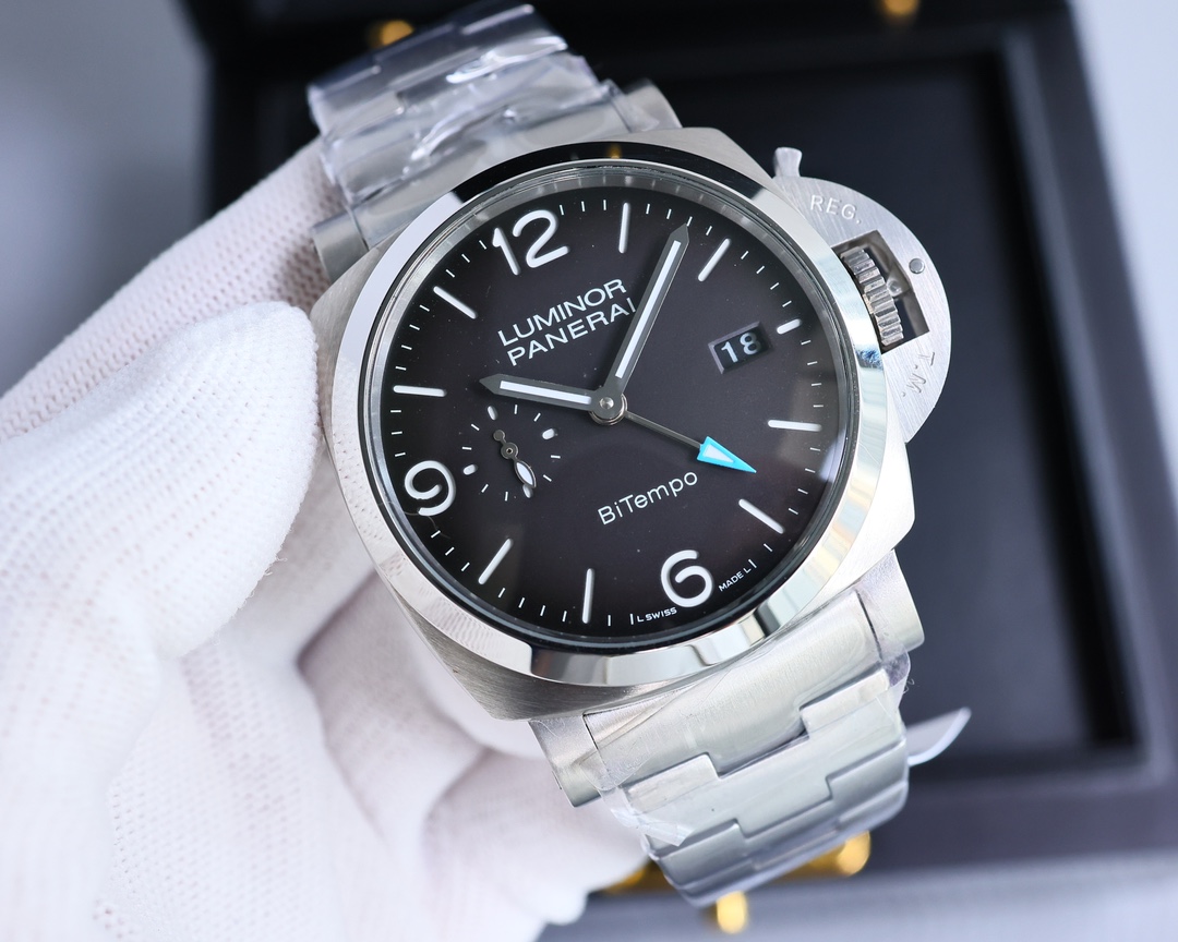 Panerai - The newly launched Luminor Marina watch series adopts the Super LumiNova luminous coating