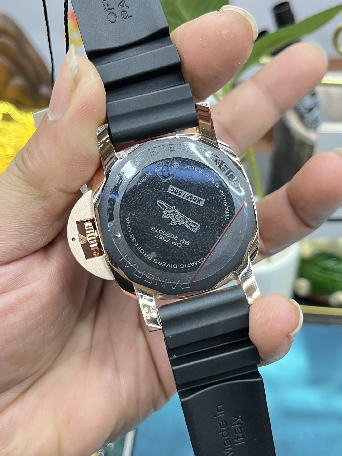 VS Panerai PAM2164