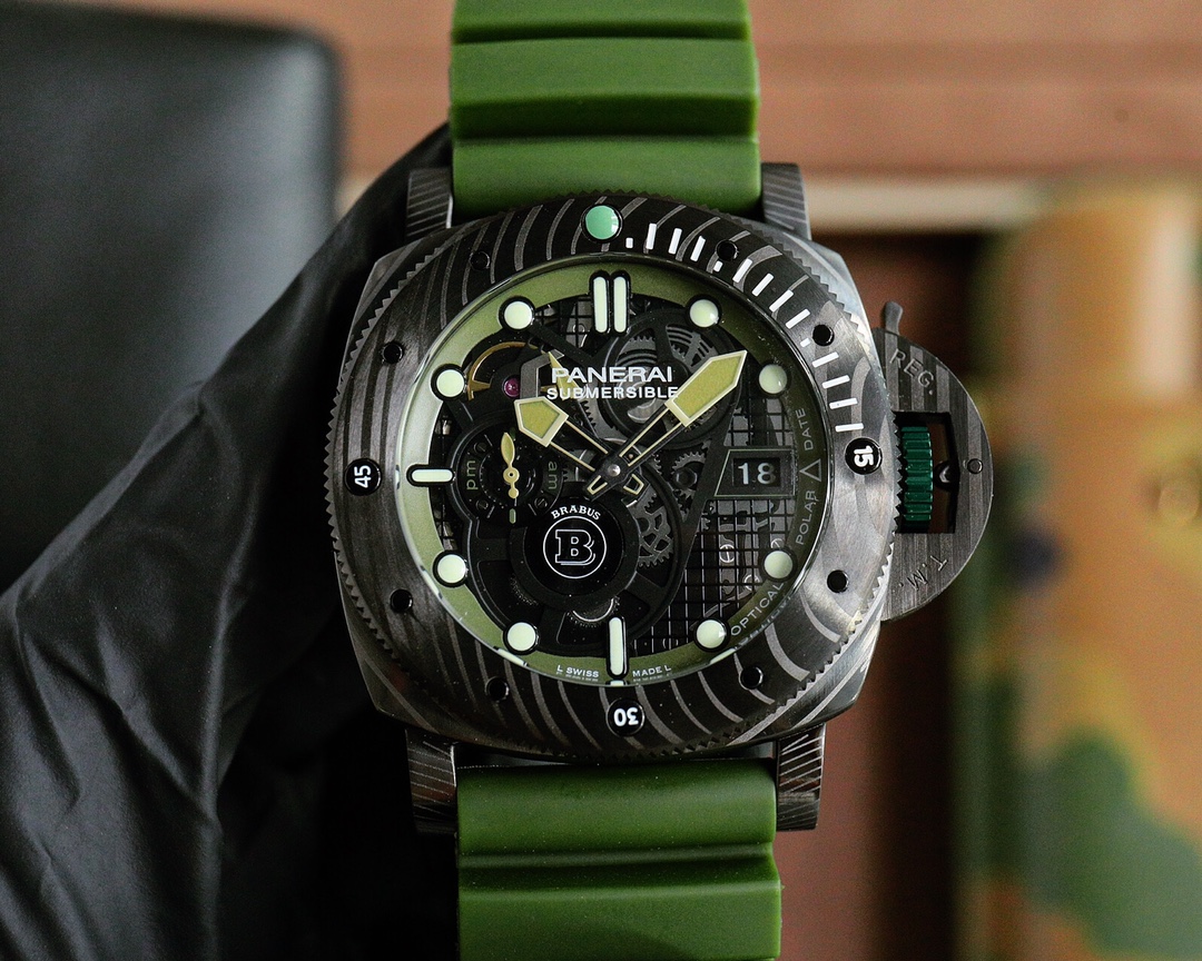 V7 Panerai's new SUBMERSIBLE BMG-TECH ™  -47mm stealth series