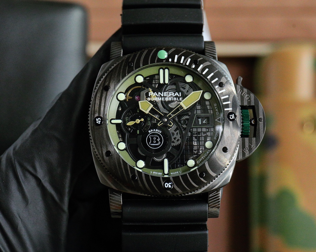 V7 Panerai's new SUBMERSIBLE BMG-TECH ™  -47mm stealth series