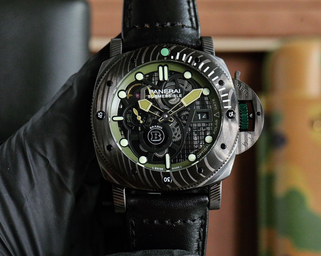 V7 Panerai's new SUBMERSIBLE BMG-TECH ™  -47mm stealth series