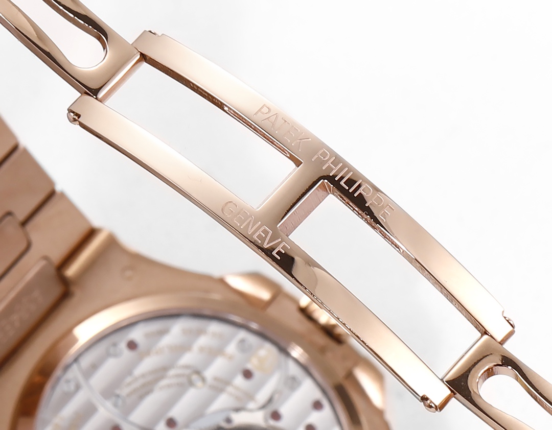 The new Patek Philippe 5712GR "King of Steel" made a shocking debut! 