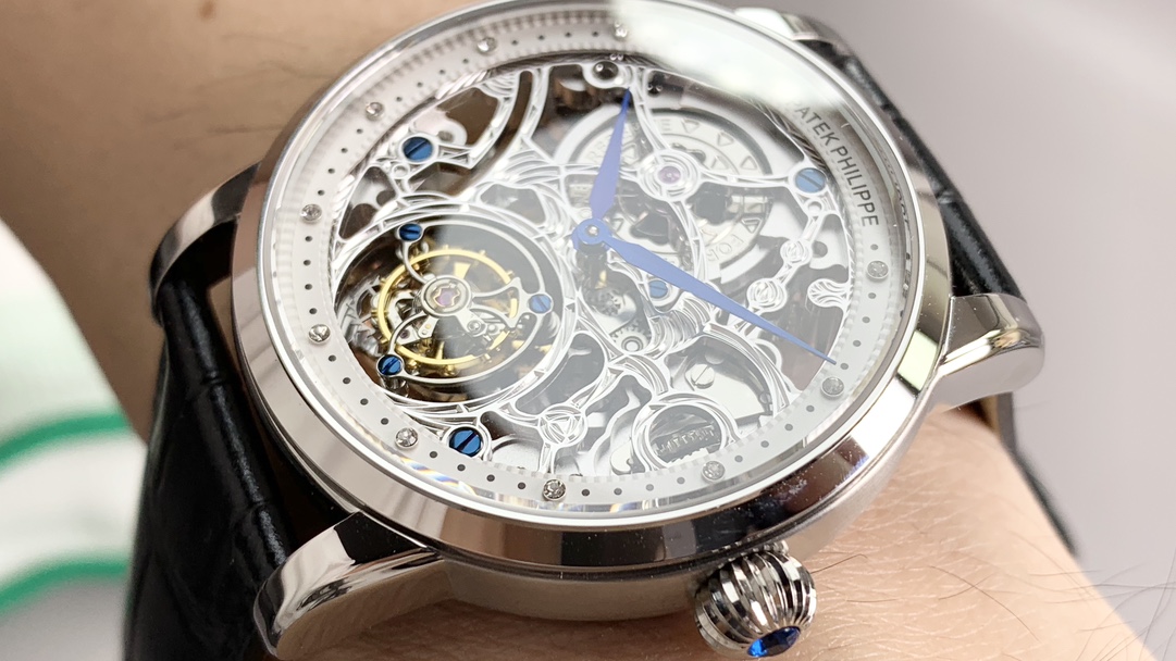 New product, PPL shocking! Patek Philippe fully automatic true tourbillon skeleton carved top watch!