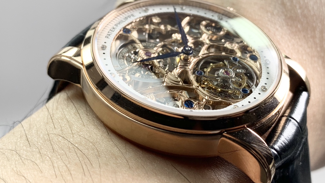 New product, PPL shocking! Patek Philippe fully automatic true tourbillon skeleton carved top watch!