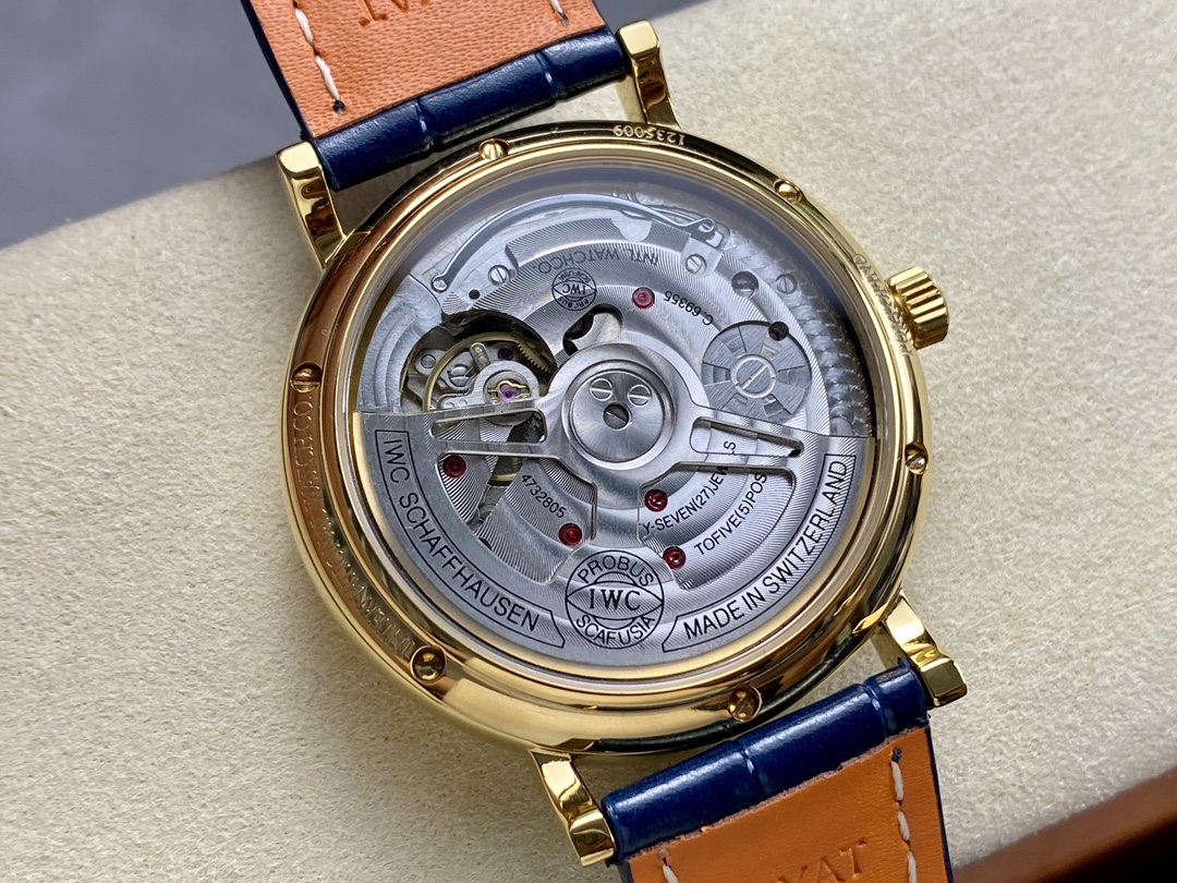 The all-new Portofino series IW516409 transparent watch.