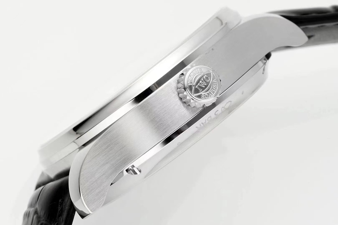 The IW344207 perpetual calendar from the Portugal series features a small three pin dial with a single crown adjustment